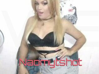 Naomytshot